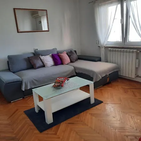 Apartman Krmpotic * Selce