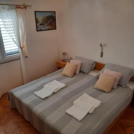 Apartman Krmpotic * Selce